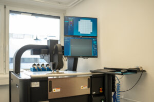 Raziskovalna oprema - Postaja za avtomatizirane meritve na polprevodniških rezinah