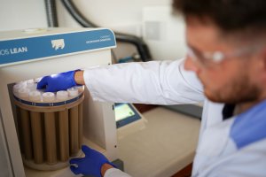 Researcher at work: Ion Analysis System - ETHOS LEAN instrument 