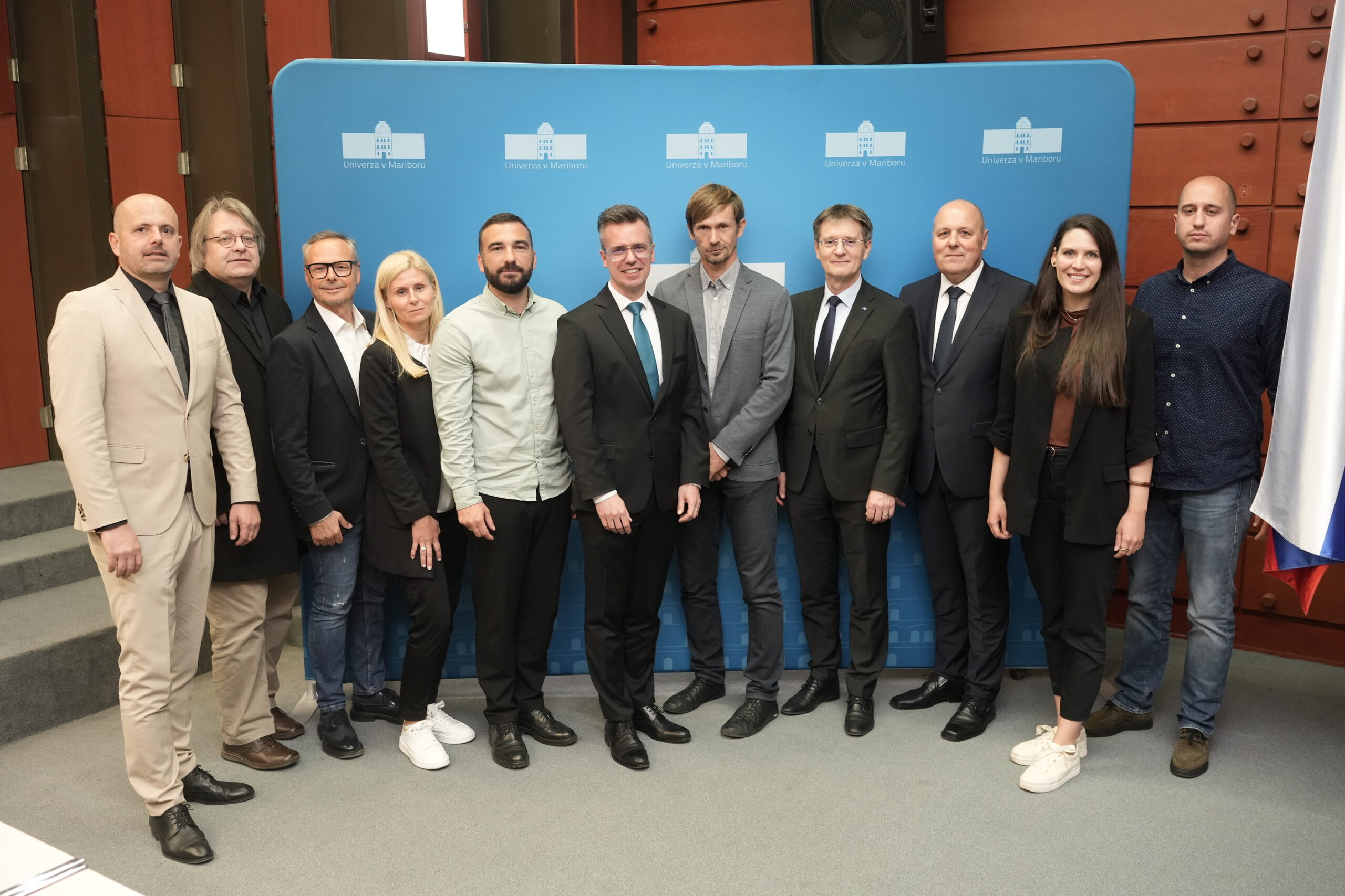 Govorci na odprtju razstave in nagrajenci